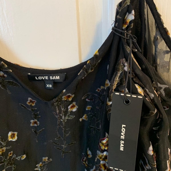 Love Sam INTERMIX burnout cold shoulder top blouse - Picture 8 of 8